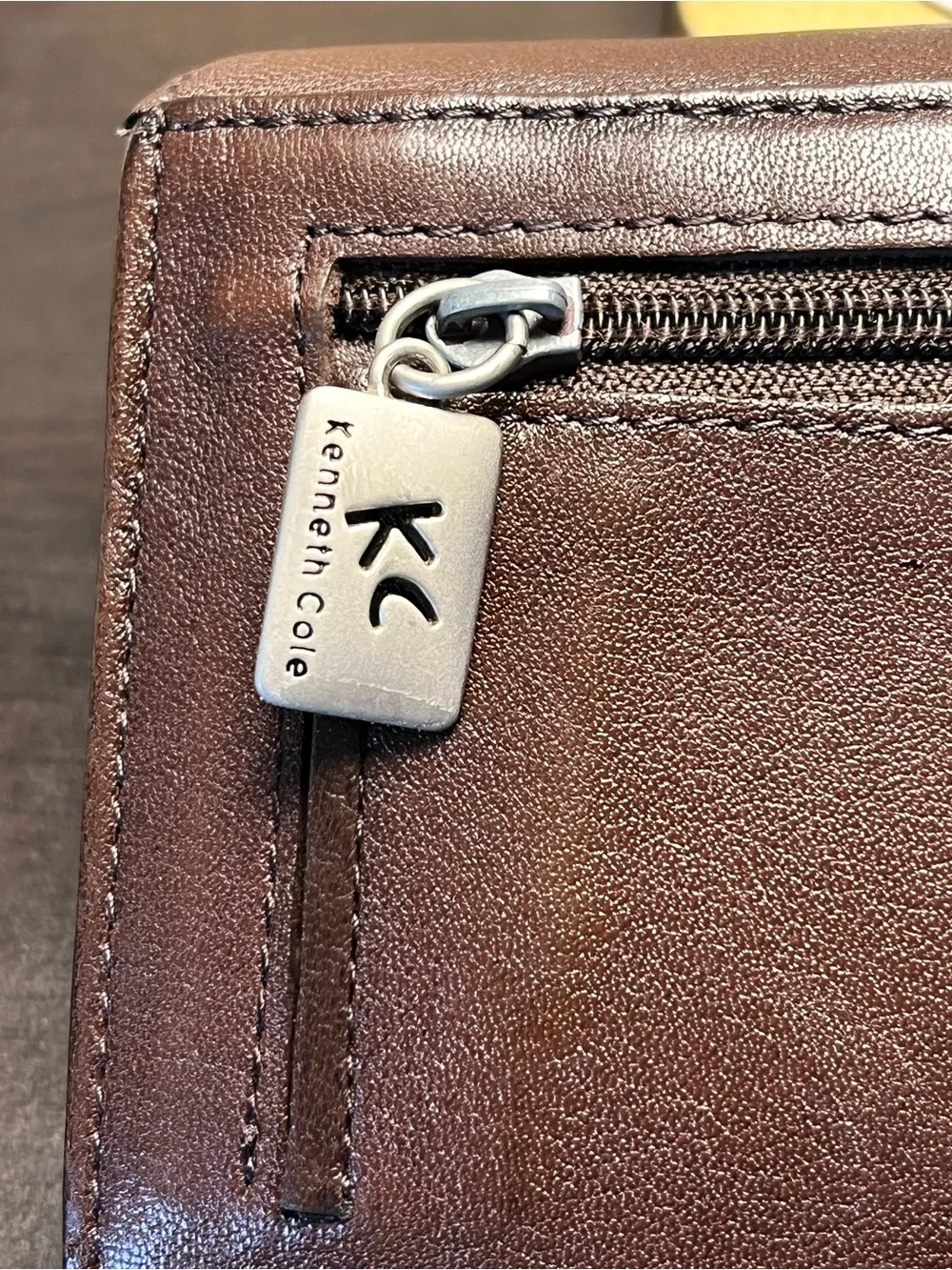 Kenneth Cole Dark Brown Leather Bifold vintage wallet - Picture 4 of 13